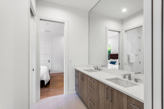 2719 Embassy Drive, West Palm Beach, FL 33401