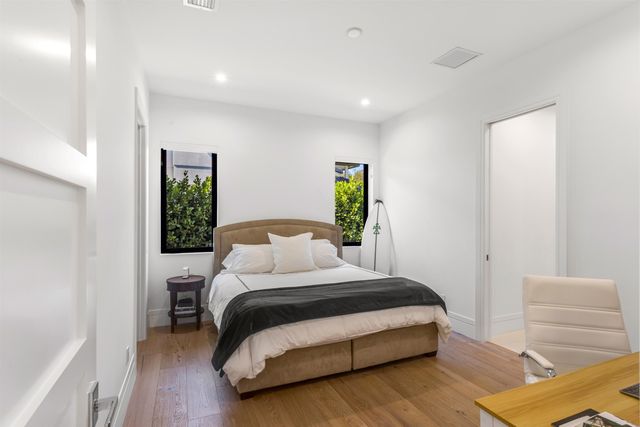 2719 Embassy Drive, West Palm Beach, FL 33401