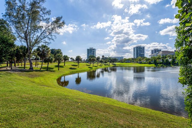 2719 Embassy Drive, West Palm Beach, FL 33401