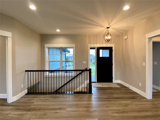 40 S Seven Oaks Road, North Liberty, IA 52317