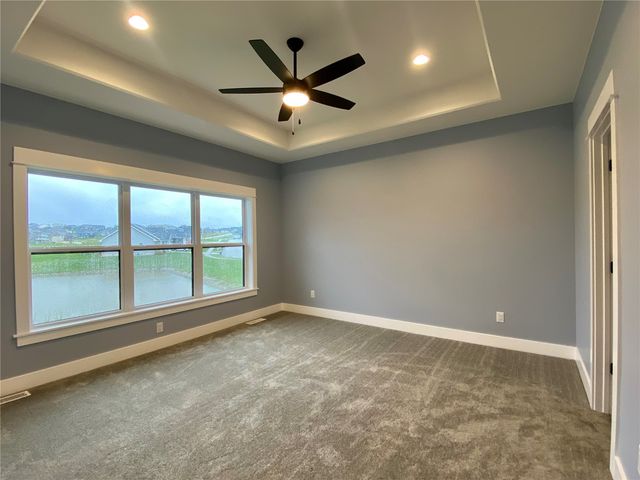 40 S Seven Oaks Road, North Liberty, IA 52317