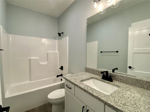 40 S Seven Oaks Road, North Liberty, IA 52317
