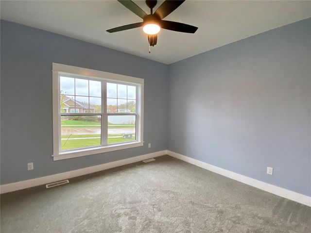 40 S Seven Oaks Road, North Liberty, IA 52317