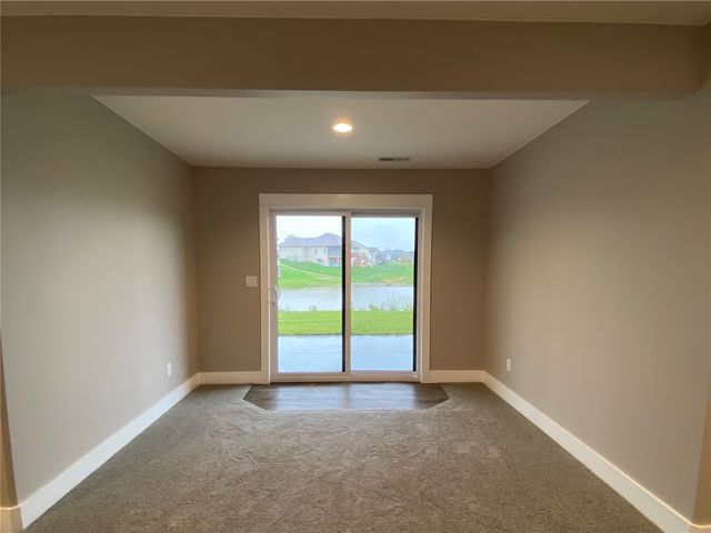 40 S Seven Oaks Road, North Liberty, IA 52317