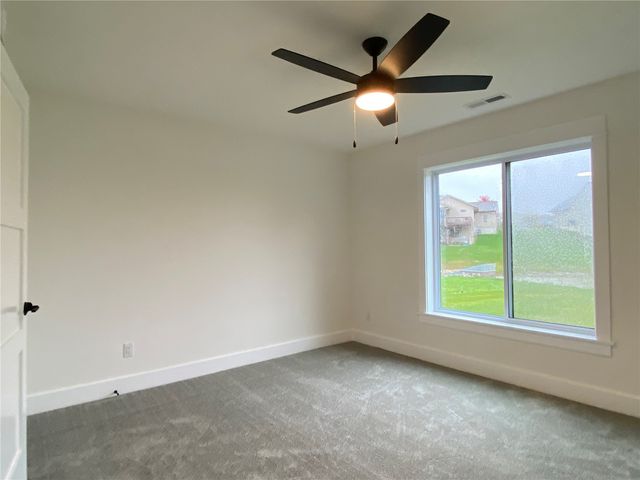 40 S Seven Oaks Road, North Liberty, IA 52317