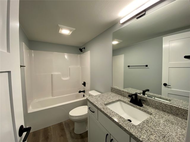 40 S Seven Oaks Road, North Liberty, IA 52317