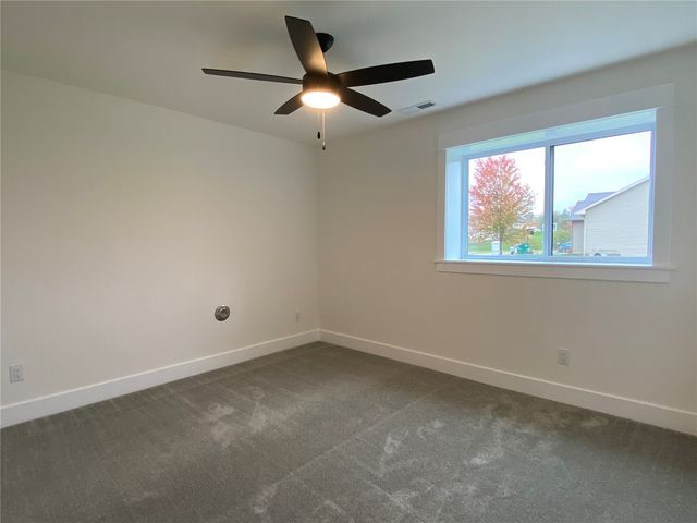 40 S Seven Oaks Road, North Liberty, IA 52317
