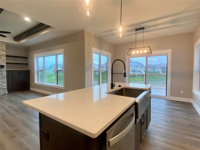 40 S Seven Oaks Road, North Liberty, IA 52317