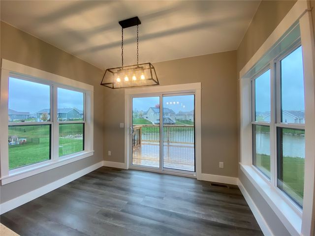 40 S Seven Oaks Road, North Liberty, IA 52317