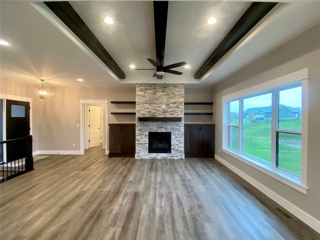 40 S Seven Oaks Road, North Liberty, IA 52317