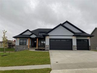 40 S Seven Oaks Road, North Liberty, IA 52317