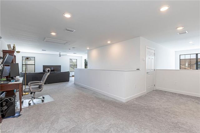 9588 Curlew DR S, Naples, FL 34120
