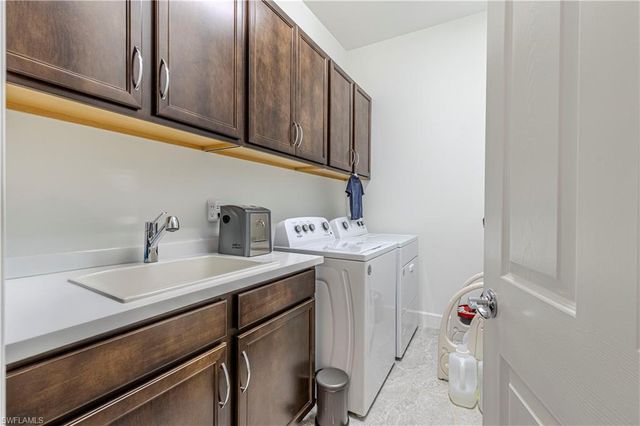 9588 Curlew DR S, Naples, FL 34120