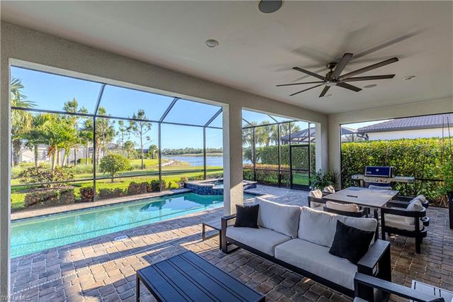 9588 Curlew DR S, Naples, FL 34120