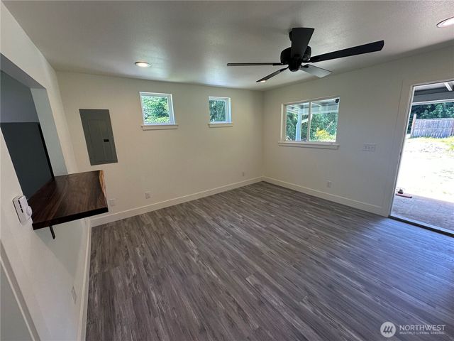 7041 E Washington Street, Port Orchard, WA 98366