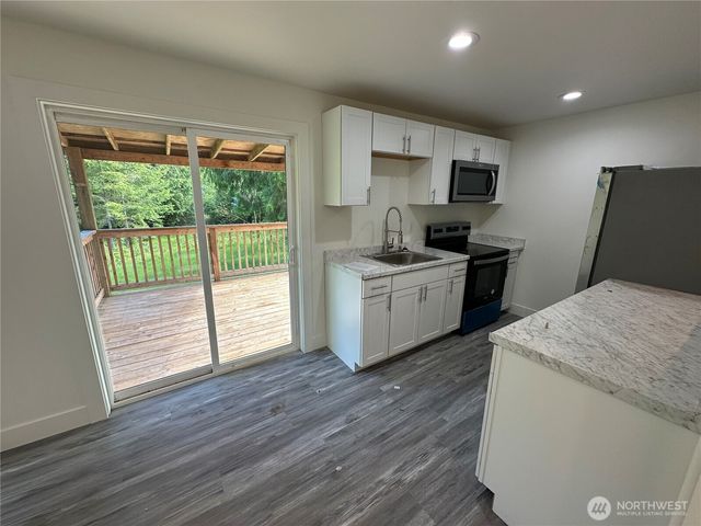 7041 E Washington Street, Port Orchard, WA 98366