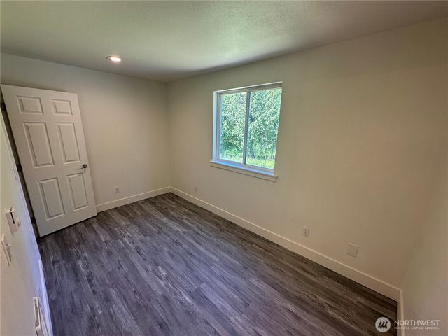 7041 E Washington Street, Port Orchard, WA 98366