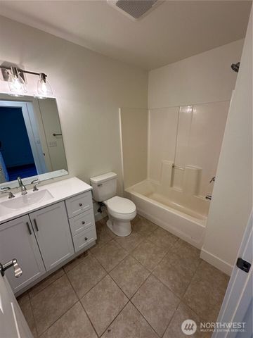 7041 E Washington Street, Port Orchard, WA 98366