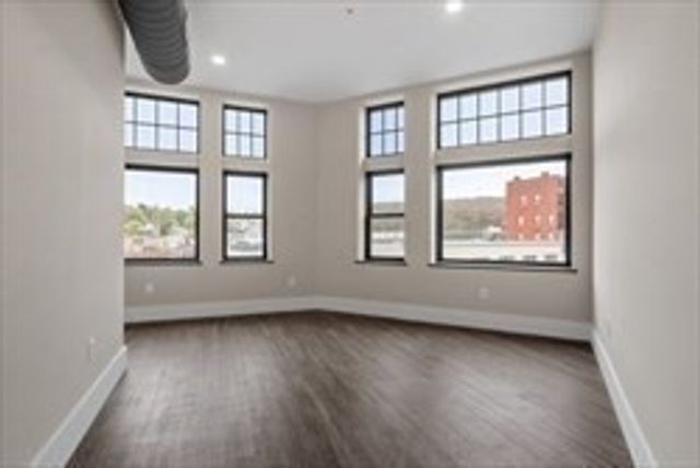 409 Main St 2A, Fitchburg, MA 01420