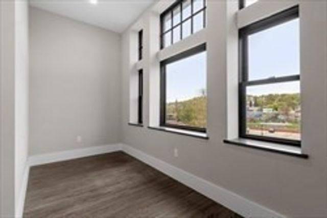 409 Main St 2A, Fitchburg, MA 01420