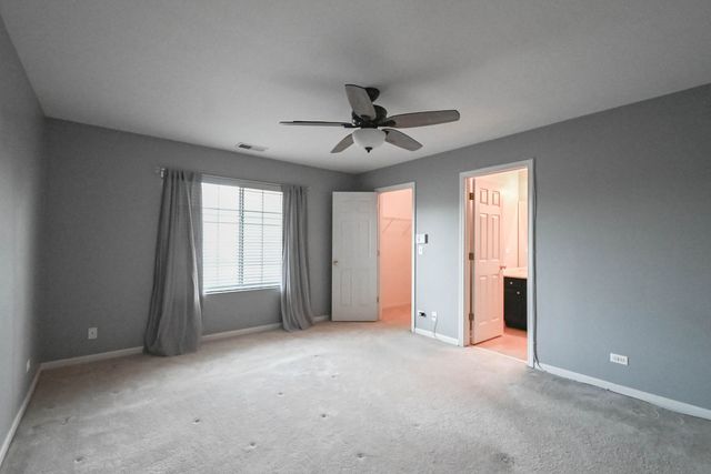 105 Station Park Circle, Grayslake, IL 60030