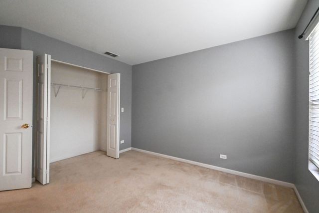 105 Station Park Circle, Grayslake, IL 60030