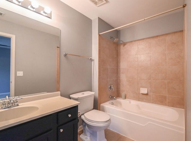 105 Station Park Circle, Grayslake, IL 60030