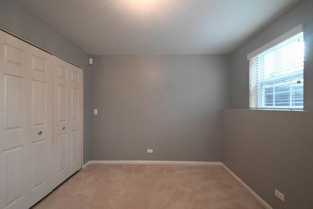 105 Station Park Circle, Grayslake, IL 60030