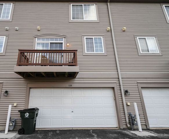 105 Station Park Circle, Grayslake, IL 60030
