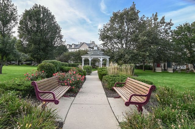 105 Station Park Circle, Grayslake, IL 60030