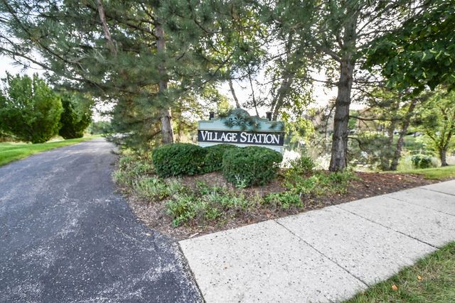 105 Station Park Circle, Grayslake, IL 60030