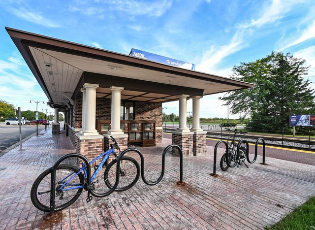 105 Station Park Circle, Grayslake, IL 60030