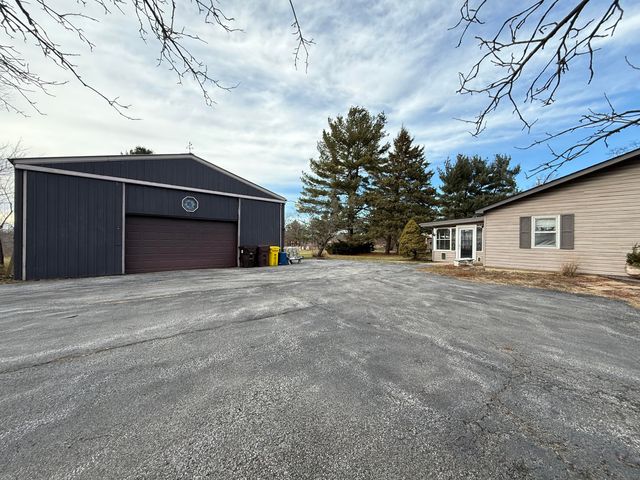 368 S 600 W, Hebron, IN 46341