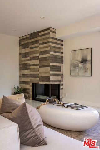 4460 Wilshire Boulevard 207, Los Angeles, CA 90010