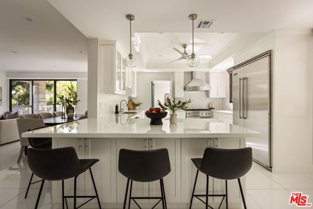 4460 Wilshire Boulevard 207, Los Angeles, CA 90010
