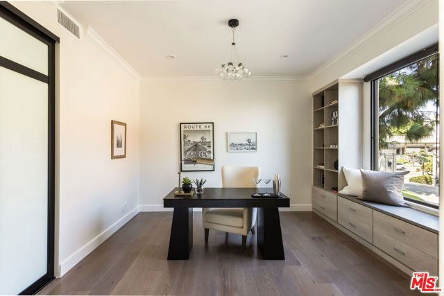 4460 Wilshire Boulevard 207, Los Angeles, CA 90010