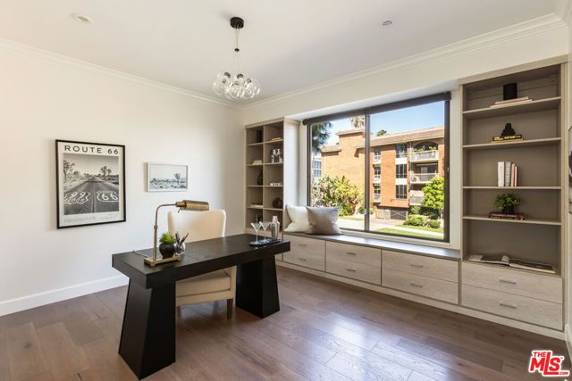 4460 Wilshire Boulevard 207, Los Angeles, CA 90010