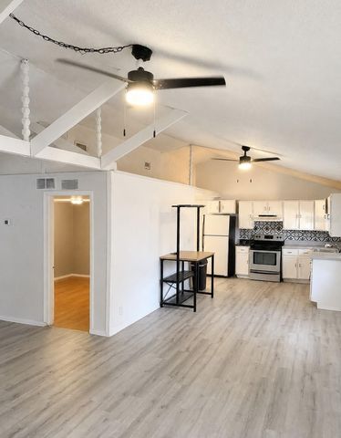 1505 N ORANGE STREET, Plant City, FL 33563