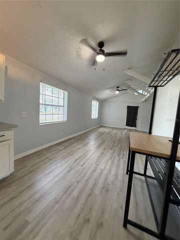 1505 N ORANGE STREET, Plant City, FL 33563