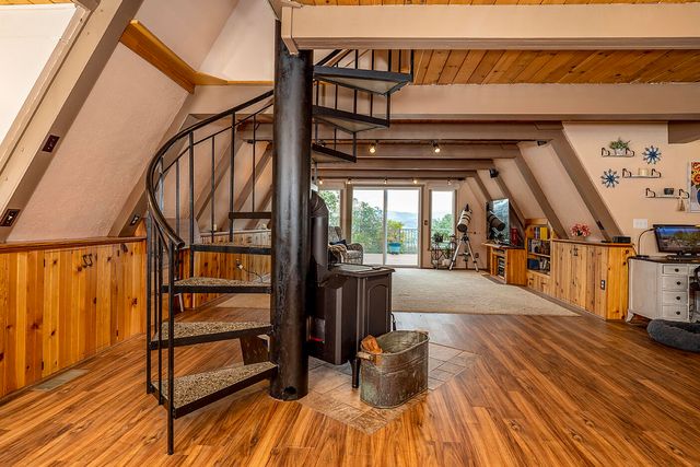 1100 W Rolling Hills Drive, Eagle Point, OR 97524