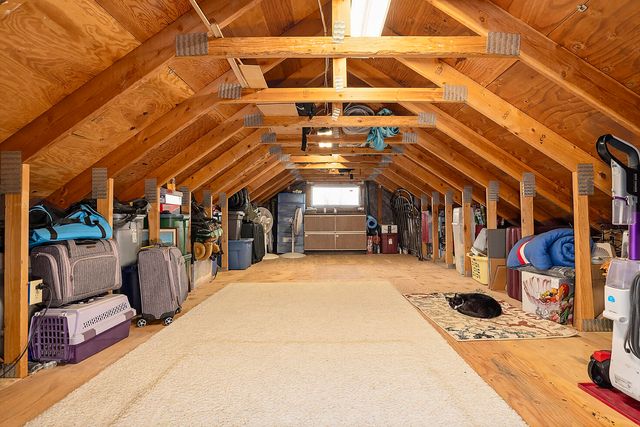 1100 W Rolling Hills Drive, Eagle Point, OR 97524