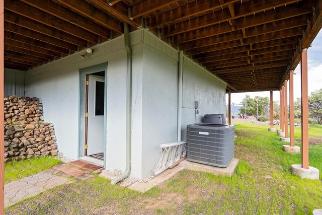 1100 W Rolling Hills Drive, Eagle Point, OR 97524