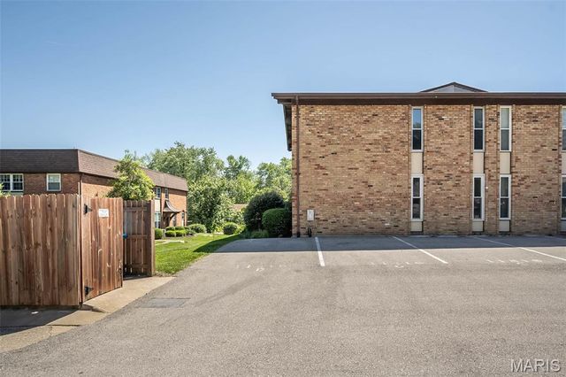 11816 Cresta Verde Drive D, St Louis, MO 63146