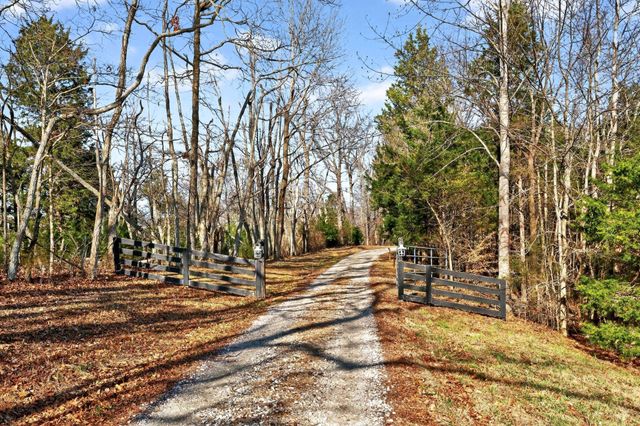 4852 Ash Hill Rd, Spring Hill, TN 37174