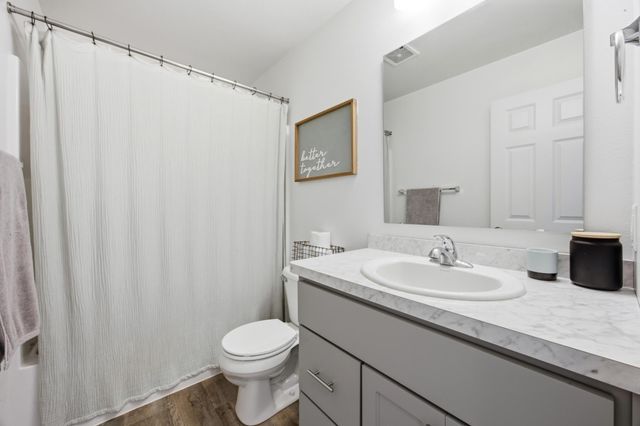 6684 Toronto Drive S, Fargo, ND 58104