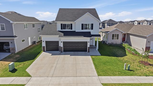 6684 Toronto Drive S, Fargo, ND 58104
