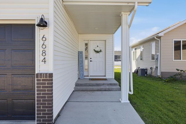 6684 Toronto Drive S, Fargo, ND 58104