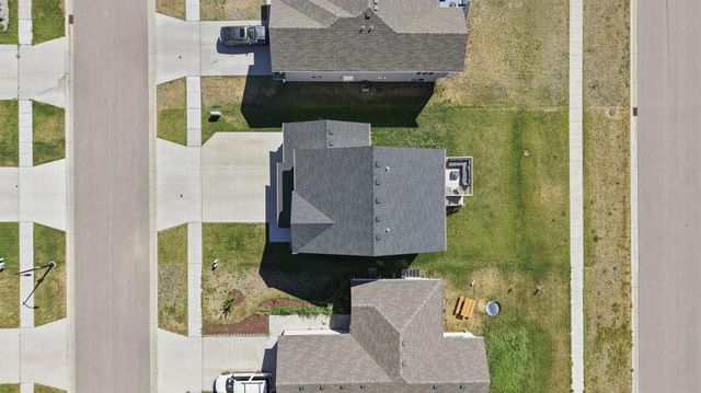 6684 Toronto Drive S, Fargo, ND 58104