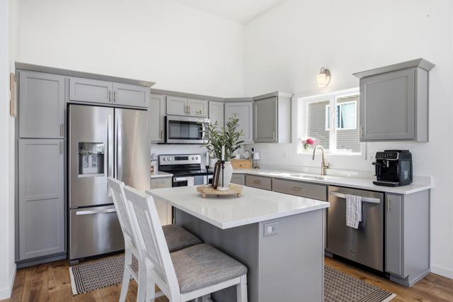 6684 Toronto Drive S, Fargo, ND 58104