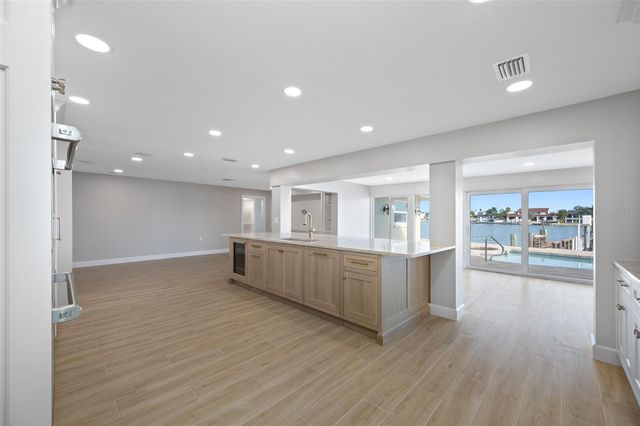 6331 4TH PALM POINT, St Pete Beach, FL 33706